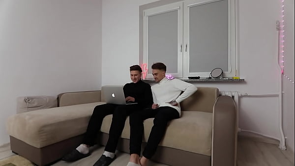 Sisters Mia and Bella decided to check which of their guys has a bigger dick