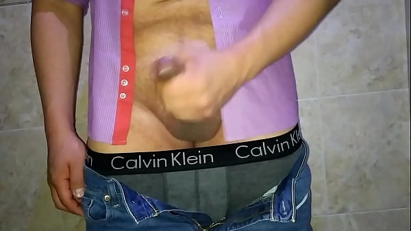 Con la verga llena de leche