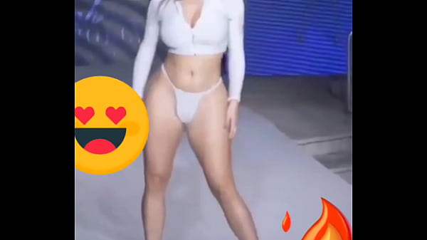 Busty and booty model in lingerie 17 sec
