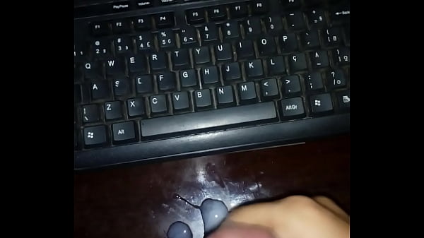 Download Video - Novinho gozando muito