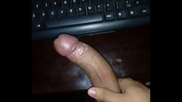 Novinho gozando muito