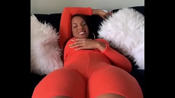 Queen Sexy - MILF