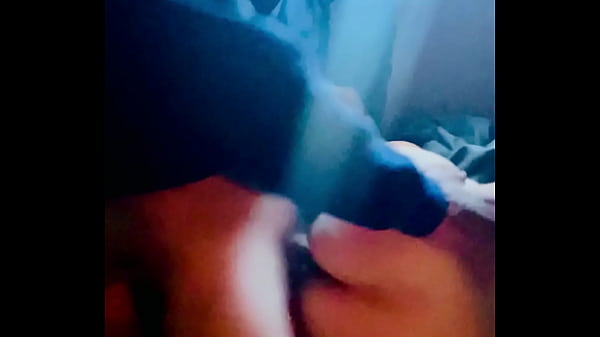 Resilient Rise dishing out a 5.6” thrust as Adeline Divine invites me to join her as she takes a 5 minute break.