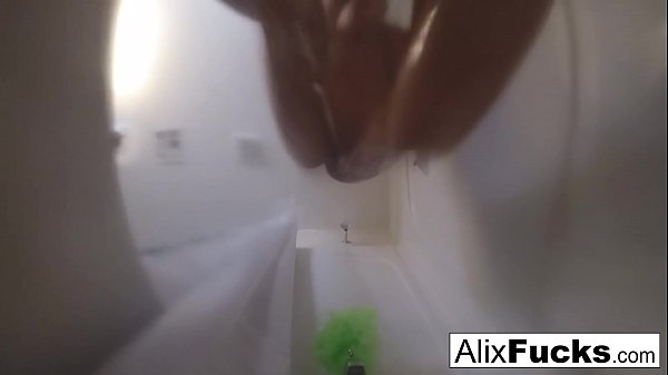 Sexy showering off with the absolutely stunning Alix Lynx!