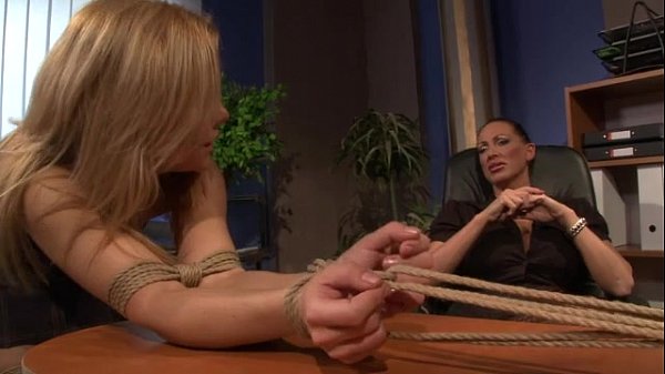 Lezdom dyke makes sub kiss her shoes