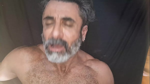 Download Video - Roludao peludo me pegou de jeito e socou tudo pra dentro