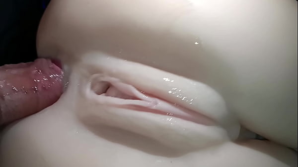 Download Video - Sexual close-up&comma; penis penetrating snow-white ass