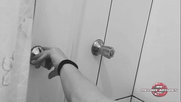 Download Video - Atriz safada Melody Antunes deixou seu amigo filmar o banho mais gostoso do XVideos de dar &aacute;gua na boca&excl;