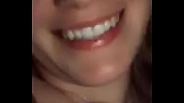 Download Video - Videollamada a una rubia