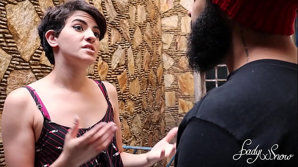 Download Video - FOI VOTAR NO BOULOS E VIROU CORNOS - Marido ao inv&eacute;s de me dar aten&ccedil;&atilde;o ficou lambendo rabo de politico&comma; fui l&aacute; e dei o cu pra outro -Lady Snow Brasil&comma; Felipe Costa & Lord Kenobi &lpar;veja completo no RED&rpar;