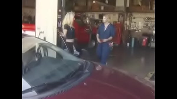 Sophie Evans Gives Her Mechanic an Upskirt Gett...