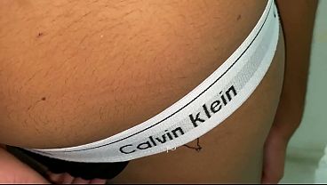 Download Video - VECINA LIMPIA LA NEVERA Y LA TERMINO FOLLANDO QUE CULO TAN RICO TIENE