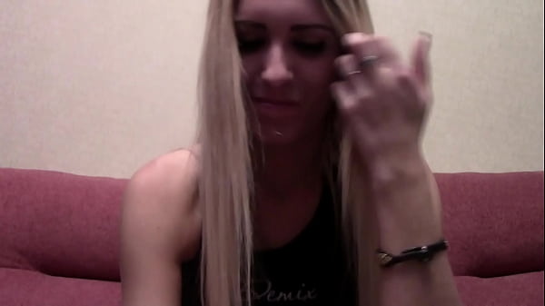 Jenny B 19 Yr Old Blonde Non-Nude SFW Webcam