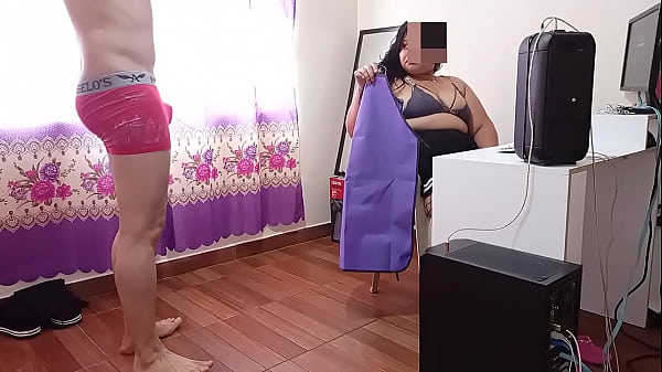 My boss punishes me for working naked because I'm late, she gives me a good blowjob, she has a very big ass and I put it all in her as she asked me to so I'll be late every day