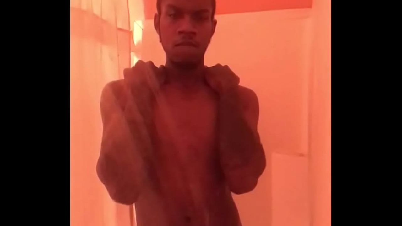 Golpeé mi gran polla negra bbc en una ducha caliente Wolfgang Daniels
                   cumshot cum black handjob ebony shower water big cock big dick black dick black cock hot shower verified user wolfgang daniels muchos negros