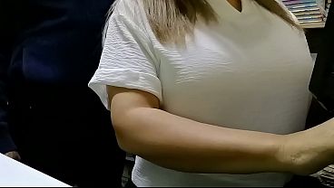Download Video - Empleaada deja hacerse lo que yo Quiera con tal de recibir un pr&eacute;stamo&period; Para pagar la renta de su apartamento