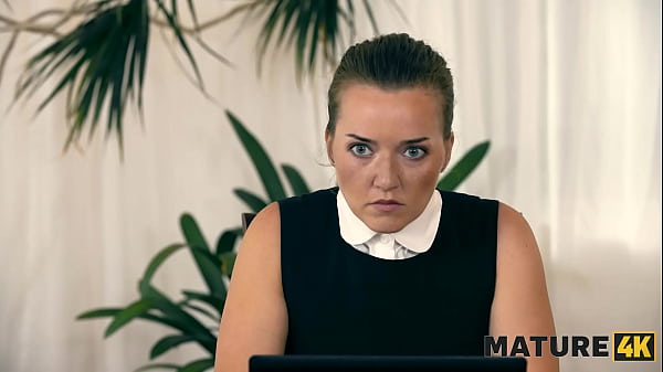 Download Video - MATURE4K&period; Old Elle with huge tits fucked her gardener in doggy and ended up in court