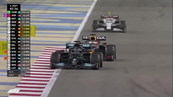 NEGÃO BOTANDO O BRANQUINHO PRA MAMAR