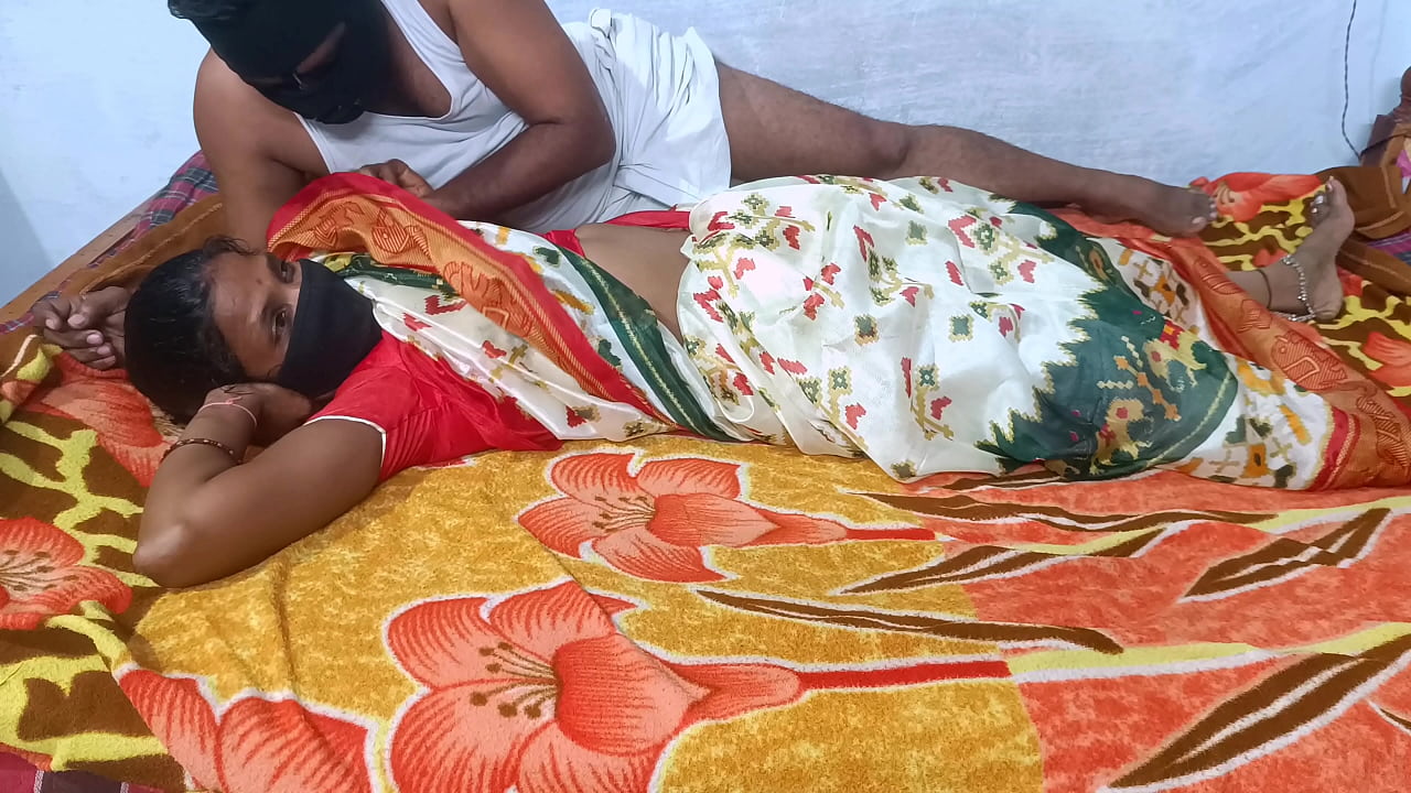 Horny Indian Desi Aunty with Big Natural Tits Playing with her Hairy Pussy | Best XXX Real Homemade