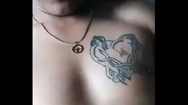 El enfermero se toca su culito