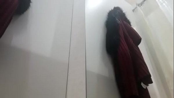 Your beautiful Italian spends the morning trying on these fantastic skinny jeans