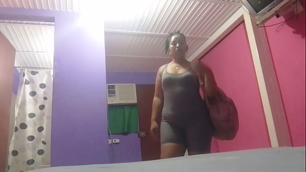 Me masturbo mi gran co&ntilde;o mientras estoy sola en la casa