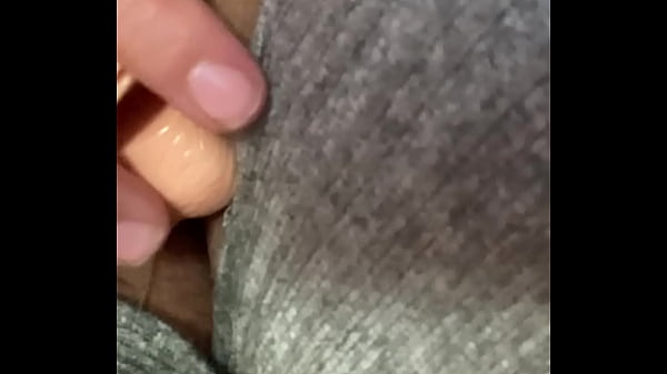 Download Video - POV desde arriba&colon; Abro las piernas y mi pantal&oacute;n est&aacute; roto en la vagina  Me masturbo mojada