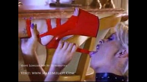 Ellen got that spikey heeled shoes