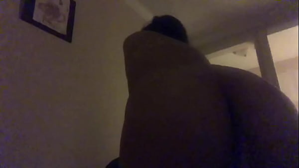 single mom fingers herself