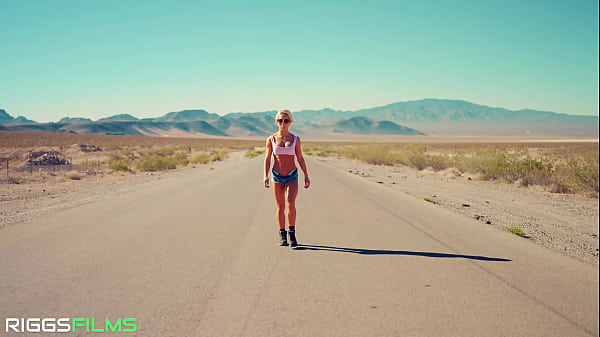 FIT KITTY GETS A CREAMPIE IN THE DESERT