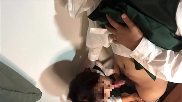 [Married woman] In the closet, the shop assistant's married woman is fucked by the store manager.