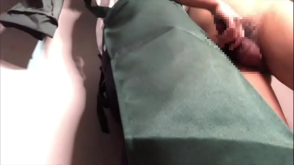 [Married woman] In the closet, the shop assistant's married woman is fucked by the store manager.