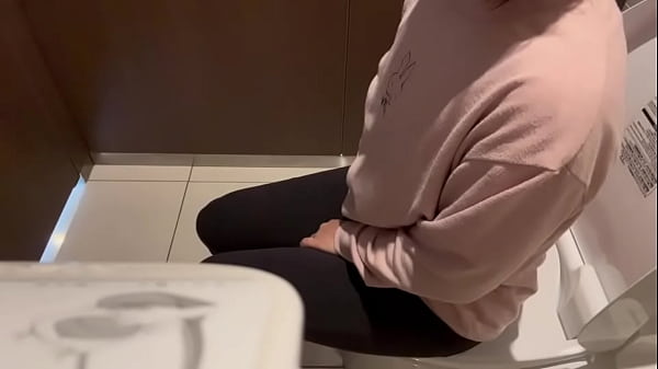 [A college student's daily routine] After going to a cafe and taking a walk, I masturbated at home and came a lot...