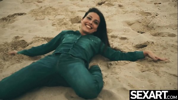 Stunning Latina model fucks herself to orgasm with a huge dildo