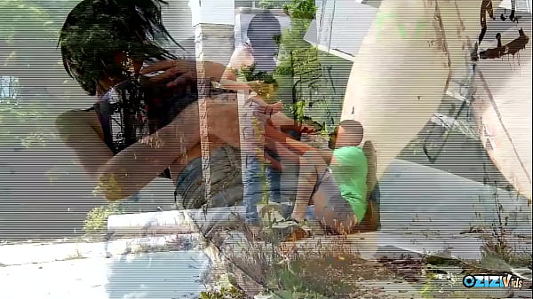 As they explore the city horny couple finds a quiet place to bang hard outdoor