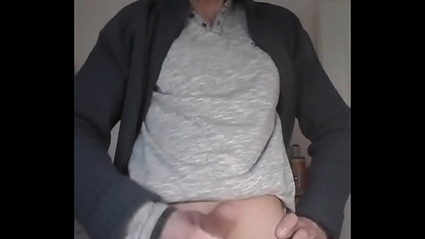 Download Video - une bonne branlette&comma; avec une belle grosse &eacute;jaculation&comma;