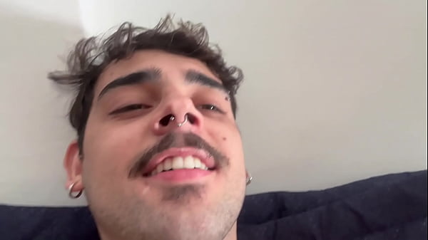 Download Video - Lukinhas batendo e metendo pau no rabo