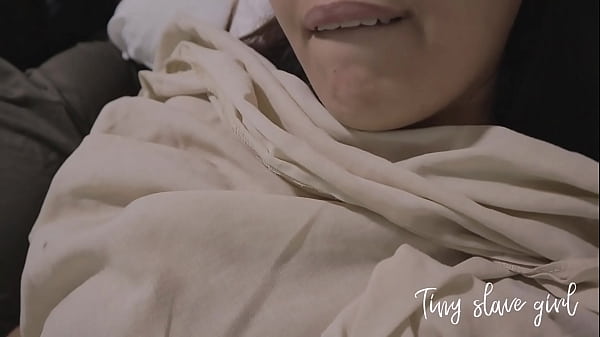 Me masturbe un poquito junto a mi hermanastro ,...