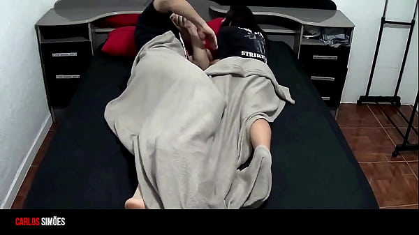 Hot College Student In Her First Blowbang