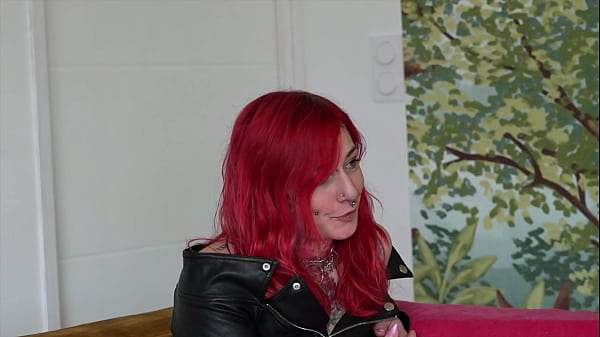 Sans concession, Sya, 33ans, d&eacute;marre une nouvelle exp&eacute;rience hard...