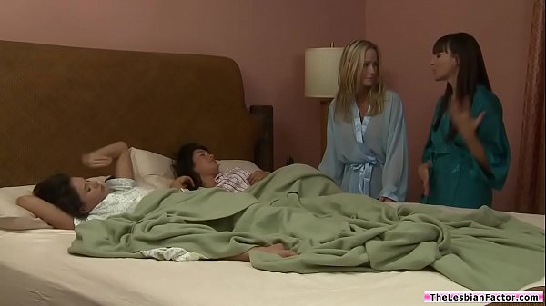 Teen babe rubs pussy with stepmoms bff