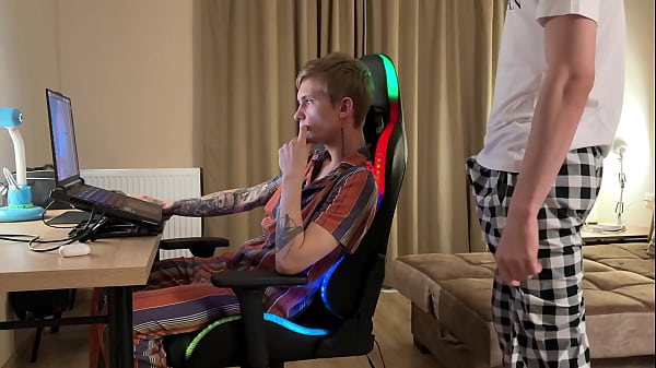 Download Video - distracted the guy from the game and seduced him into sex&comma; licked and fucked him with a big dick&comma; deep throat blowjob and anal fucking