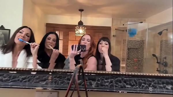  Porn PSA: It’s Important To Brush Your Teeth After Lunch   And Before Sexy Time! ?For Adulttime’s #letmeintoo Wit    