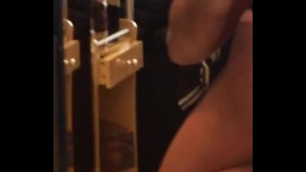 Ninfeta de 18 aninhos sentando no pau