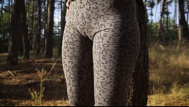 Girl Teases Her Big Cameltoe In Leopard Leggings Outdoors