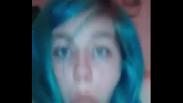 Download Video - novinha-fazendo-selfie-engolindo-a-pica-inteira