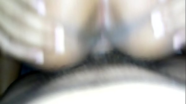 Se abre nalgas para comer toda mi vergota en su panocha