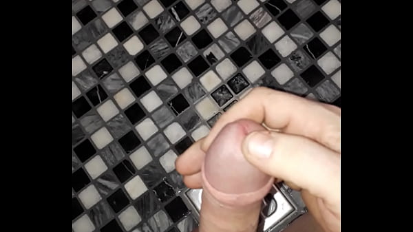 Wichsen in der Dusche