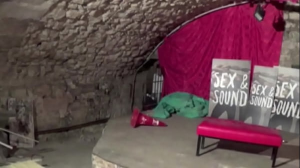 un hetero curieux de paris baise un gay pour une nouvelle experience sexuelle