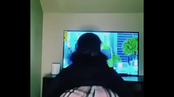 Yikumi6 shaking ass for me